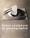 Entre sculpture et photographie